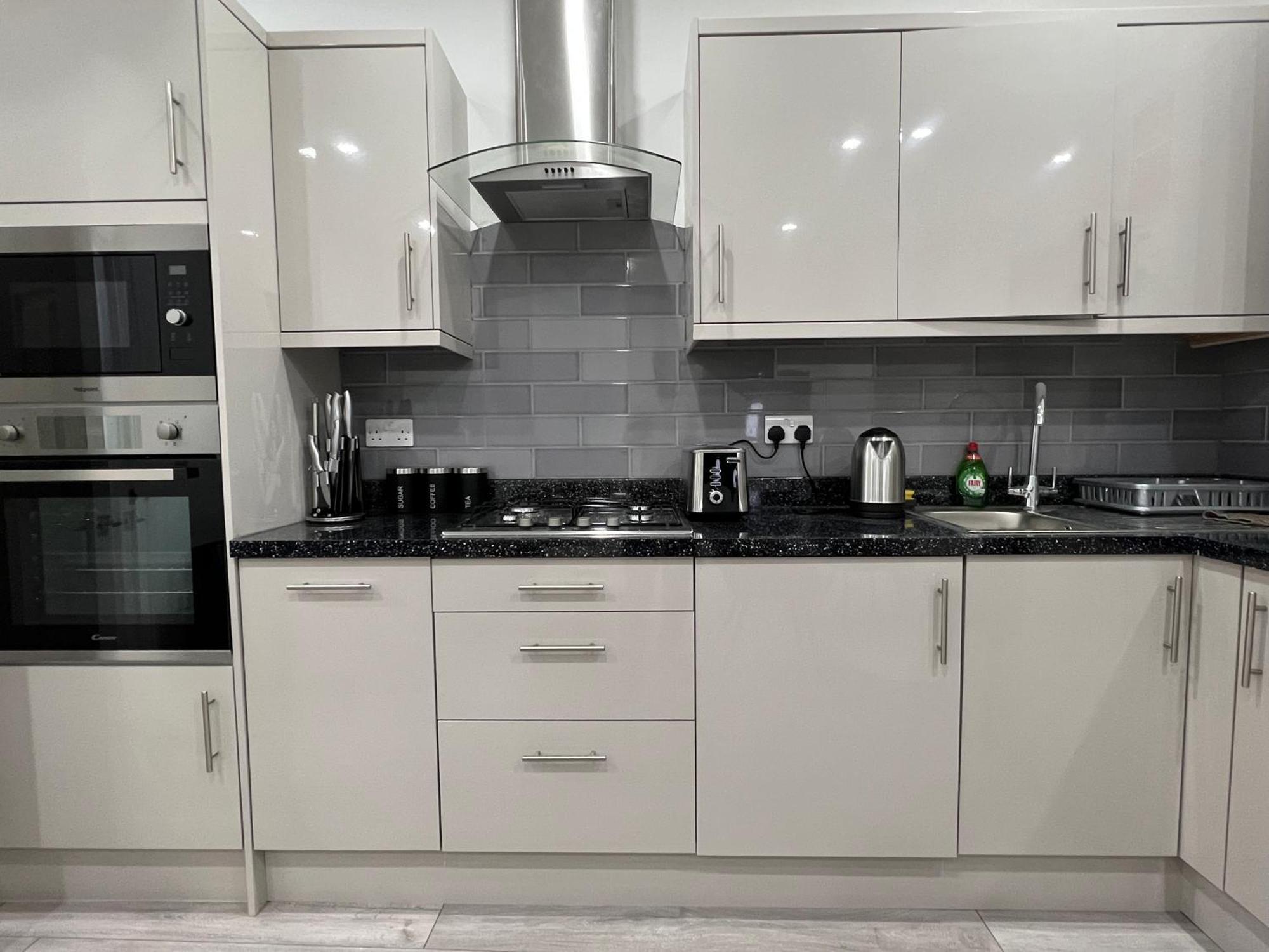 F4 Luxury Stays One Bed Apartment With Parking Ilford Exterior photo